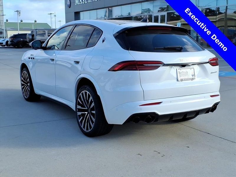 New 2025 Maserati Grecale ModenaImage 9