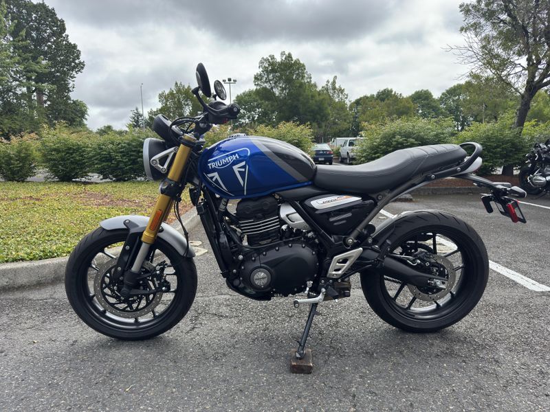 2024 Triumph Speed 400 - CASPIAN BLUE - STORM GREY 