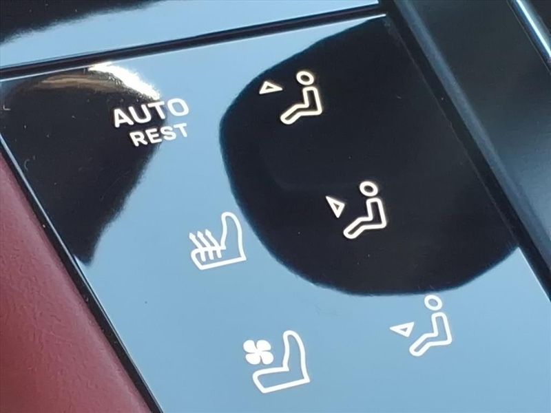 Used 2022 Porsche Macan SImage 25