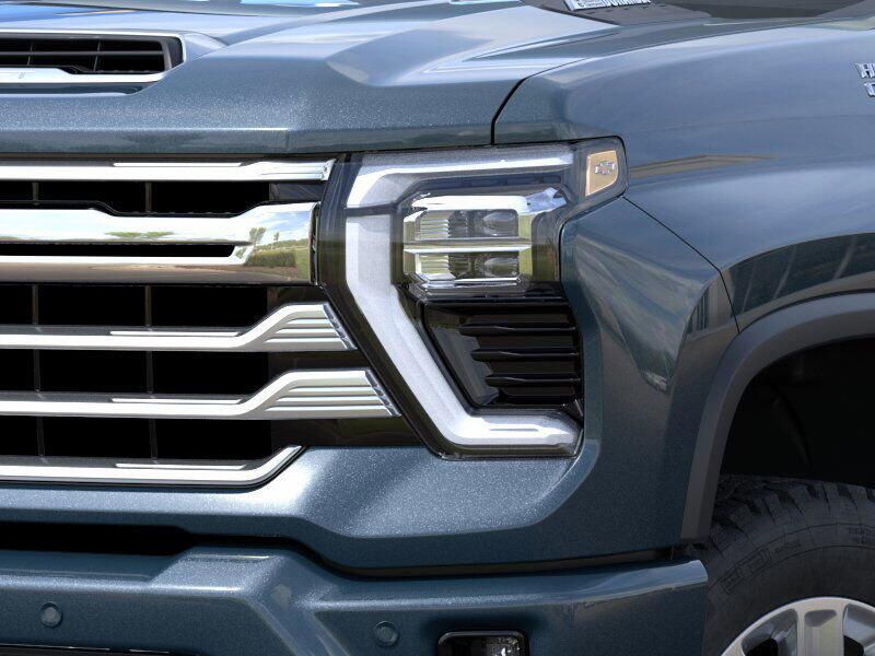 2025 Chevrolet Silverado 2500HD High CountryImage 10