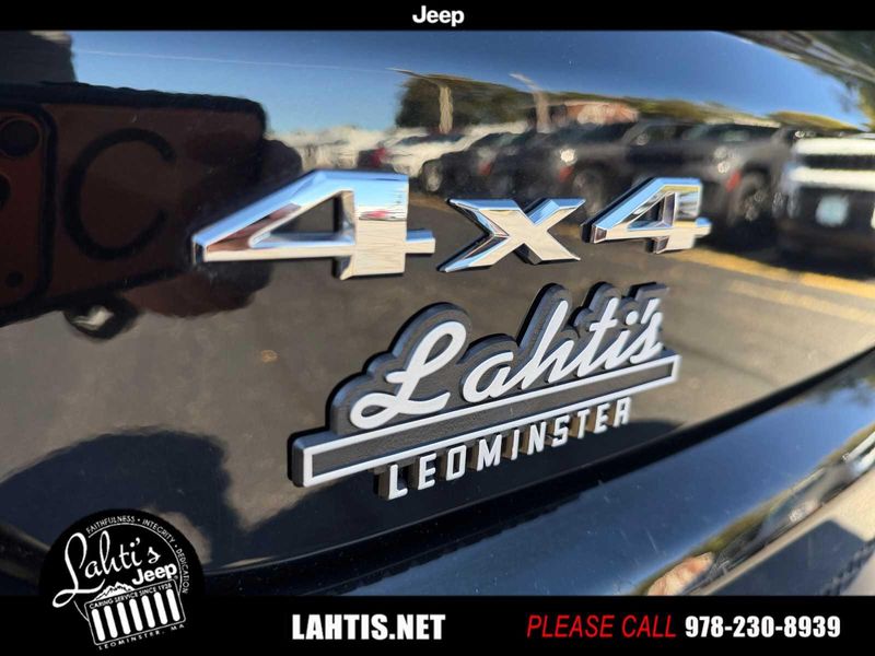 2022 Jeep Compass Latitude photo 20