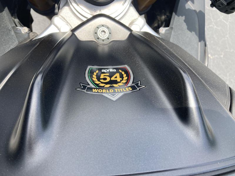 2019 Aprilia RSV4 1100 Factory 