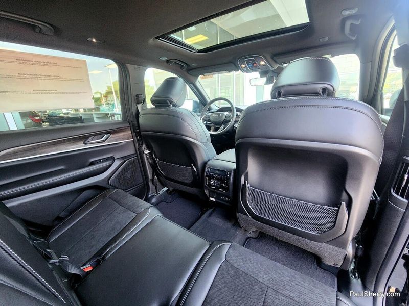 New 2026 Jeep Grand Cherokee L Laredo Altitude 4x4