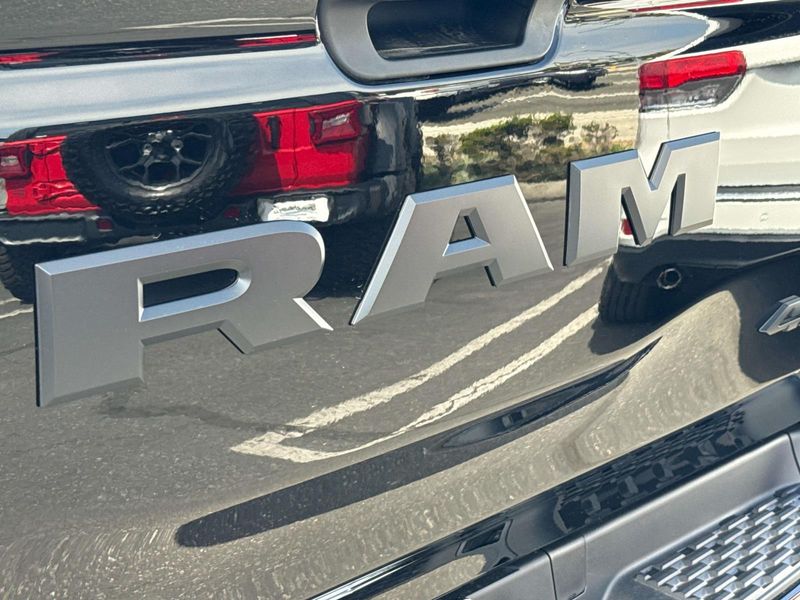 New 2026 RAM 1500 Express Crew Cab 4x4 5'7' Box