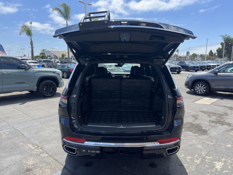 Used 2023 Jeep Grand Cherokee L OverlandImage 25
