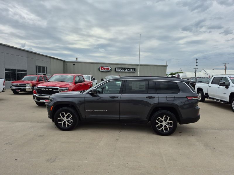 2025 Jeep Grand Cherokee L Limited 4x4Image 41