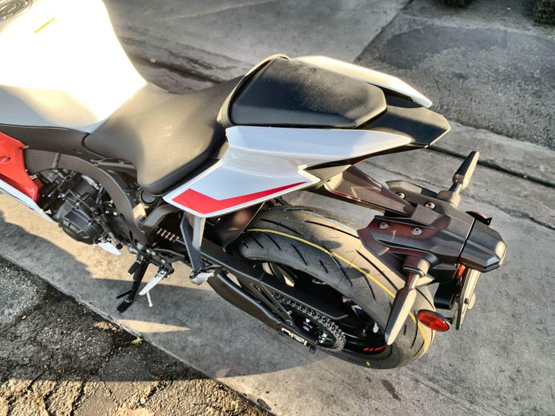 New 2025 Yamaha YZF-R9 Image 17