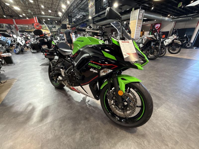 Used 2022 Kawasaki NINJA 650 Image 11