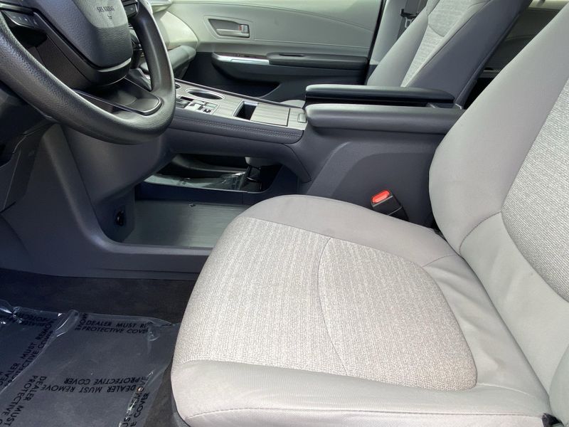 2024 Toyota Sienna LEImage 19