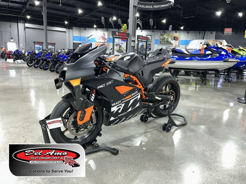 2023 KTM RC 8C  in a BLACK/ORANGE exterior color. Del Amo Motorsports of Redondo Beach (424) 390-7811 delamomotorsports.com 