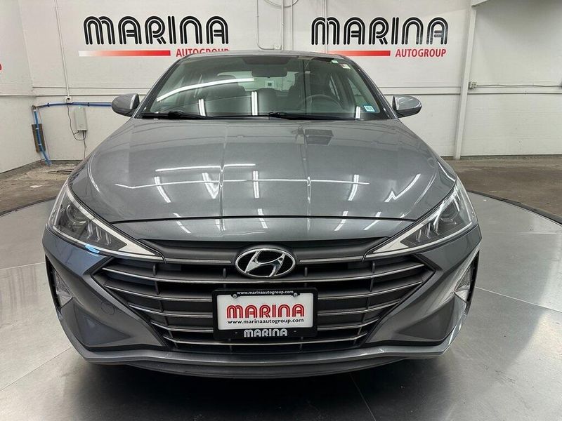 2019 Hyundai Elantra SEImage 9