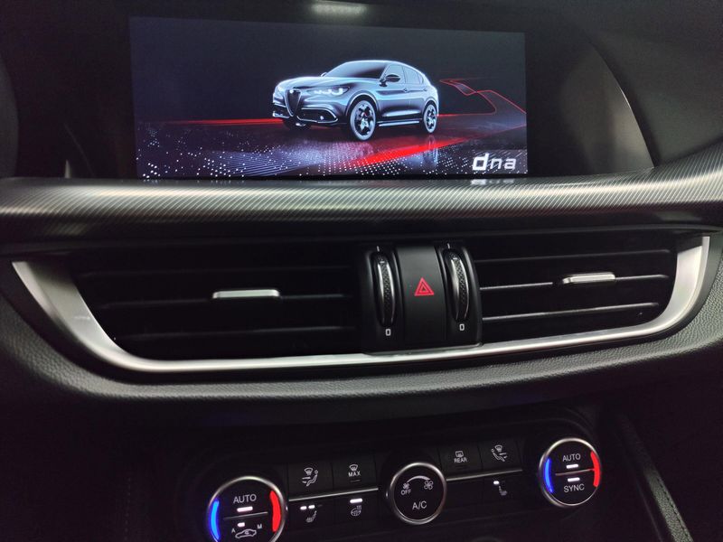 2024 Alfa Romeo Stelvio Veloce Premium AWD w/Activ AsstImage 29