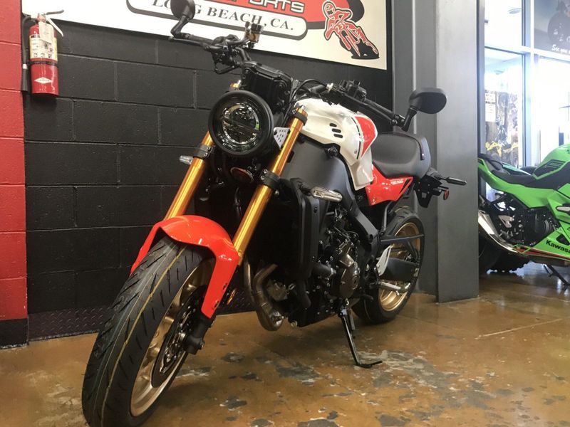 2024 Yamaha XSR900 Image 3