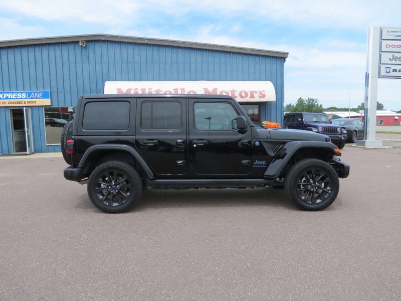Used 2025 Jeep Wrangler 4xE Backcountry 4x4 4dr SUVImage 11