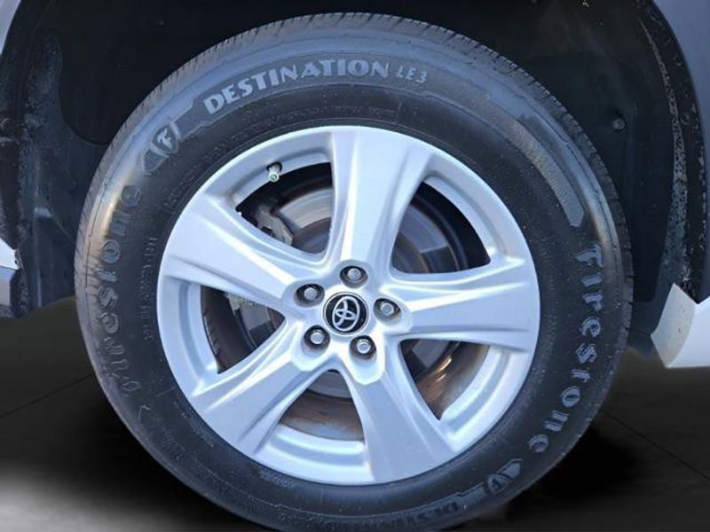 Used 2021 Toyota Highlander LE