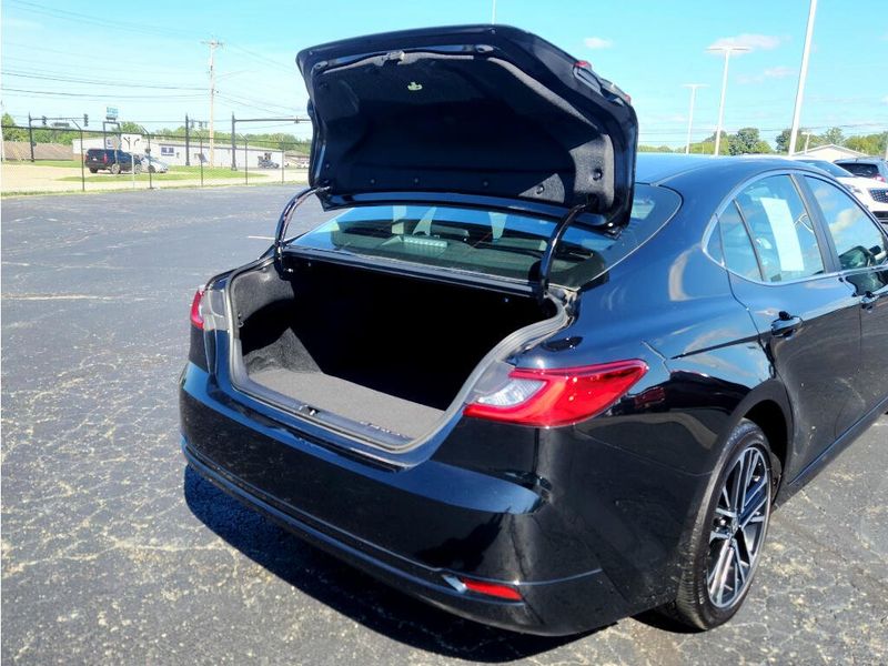 Used 2025 Toyota Camry XLE