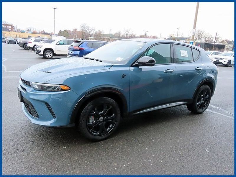 2024 Dodge Hornet R/T Plus in a Blue Steele exterior color and Blackinterior. Papas Jeep Ram In New Britain, CT 860-356-0523 papasjeepram.com 