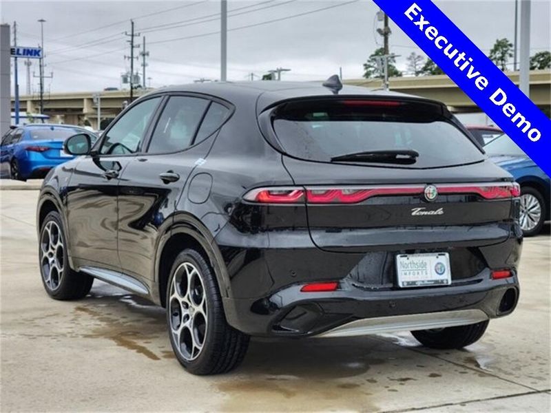 2024 Alfa Romeo Tonale Ti in a Alfa Black exterior color and Blackinterior. Northside Imports Houston 281-475-4549 northsideimportshouston.com 