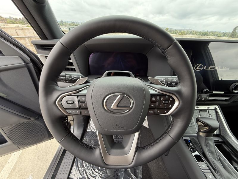 2025 Lexus GX Image 21