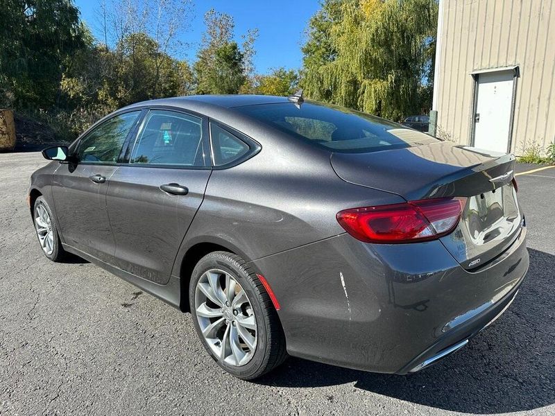 2016 Chrysler 200 SImage 14