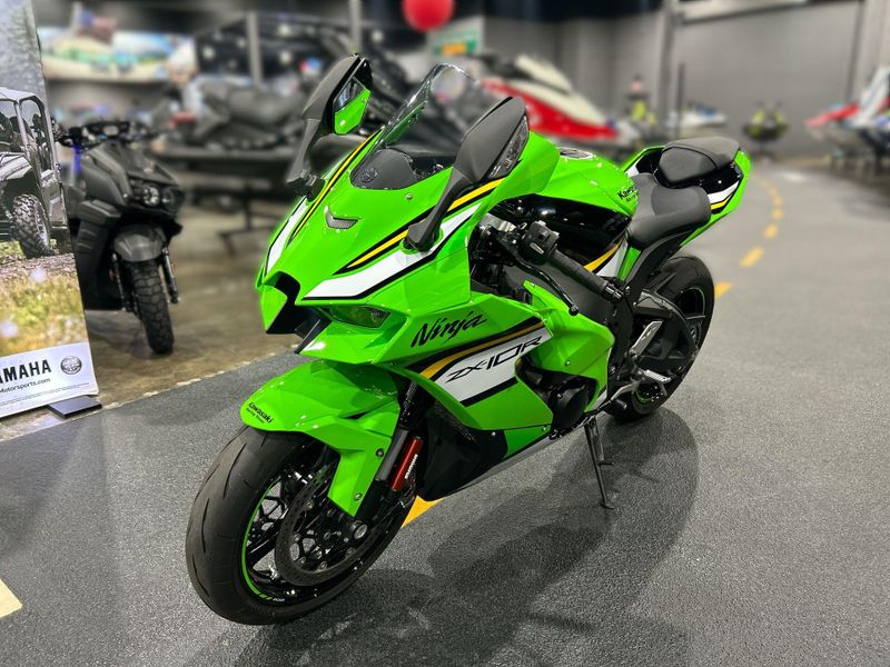 Used 2025 Kawasaki NINJA ZX 10R ABS KRT EDITION Image 19