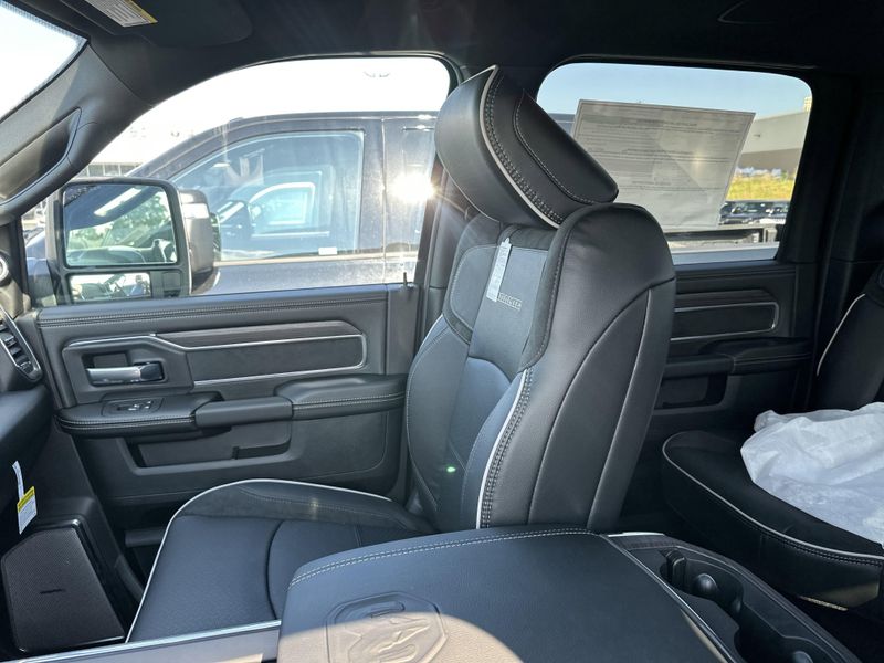 New 2025 RAM 2500 Laramie Crew Cab 4x4 6