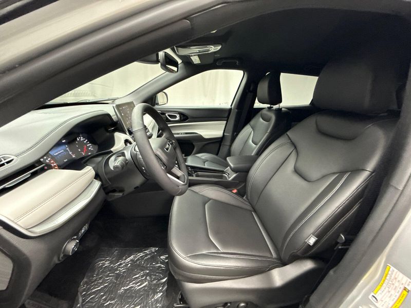 2025 Jeep Compass Limited 4x4Image 7