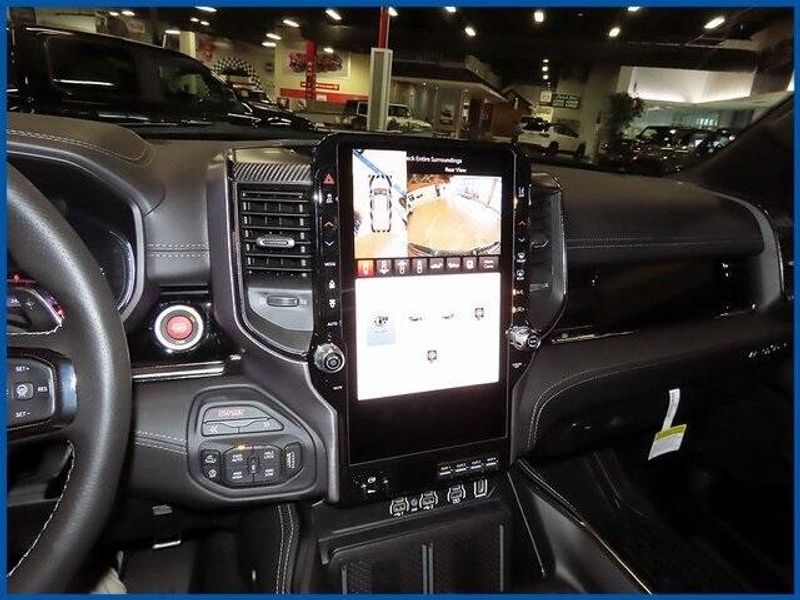 2025 RAM 1500 RHOImage 18