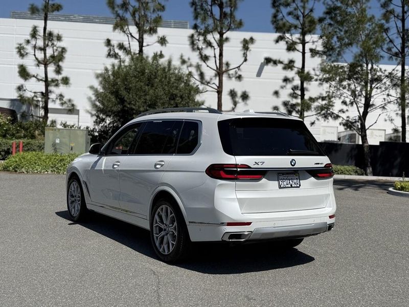 2025 BMW X7 xDrive40iImage 8