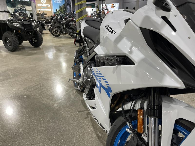 New 2026 Suzuki GSX-8R Image 21