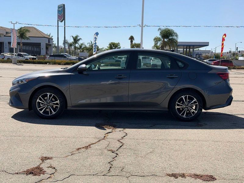Used 2023 Kia Forte LXSImage 4