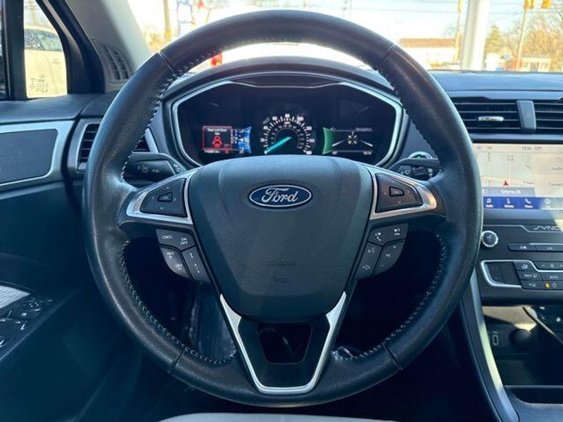 2020 Ford Fusion SE