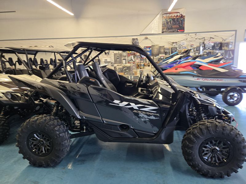 2025 Yamaha YXZ1000R EPS SS XTR MATTE GREY AND METALLIC BLACK Image 3