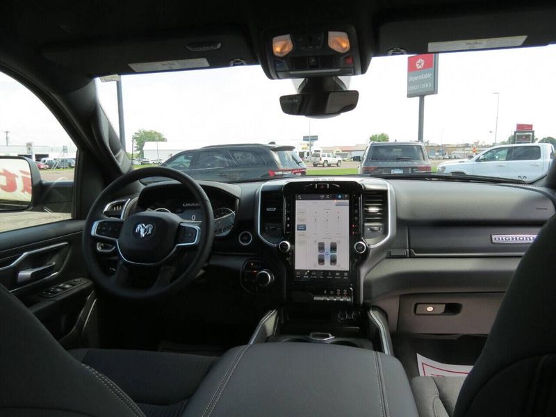 Used 2023 RAM 1500 Big Horn 4x4 4dr Crew Cab 5.6 ft. SB PickupImage 16