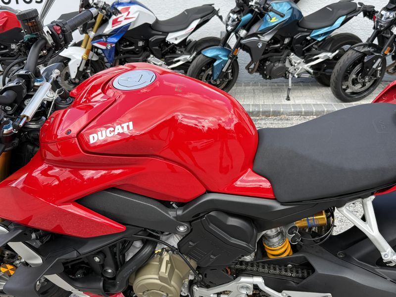 2022 Ducati Streetfighter V4 S