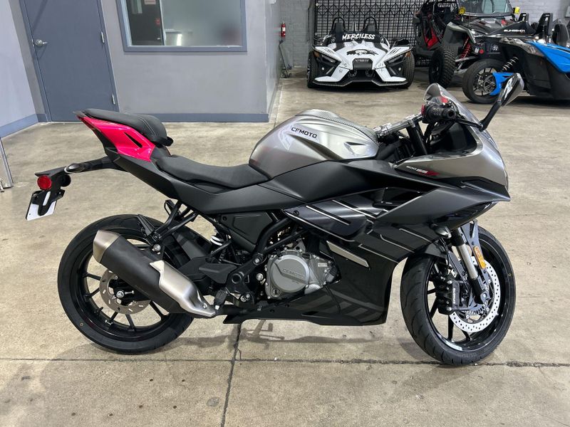 Used 2025 CFMOTO 300SS Image 12