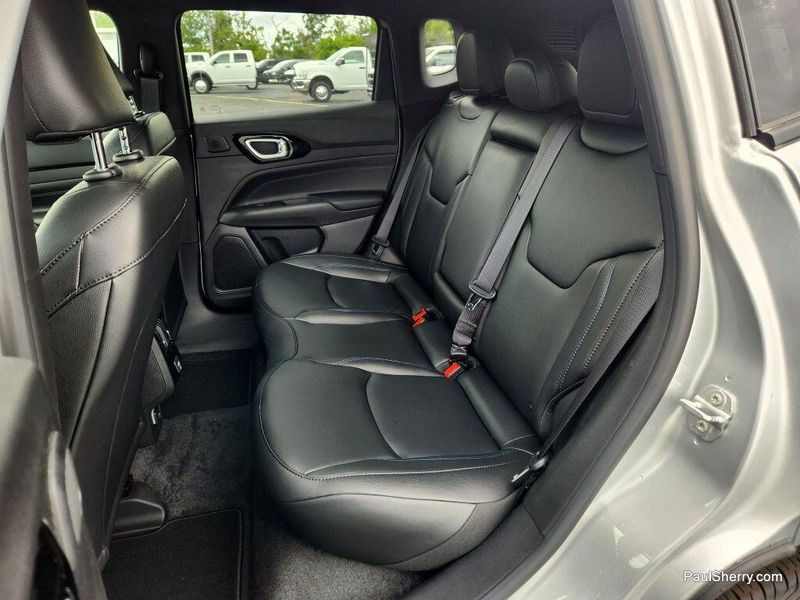 New 2025 Jeep Compass Limited 4x4