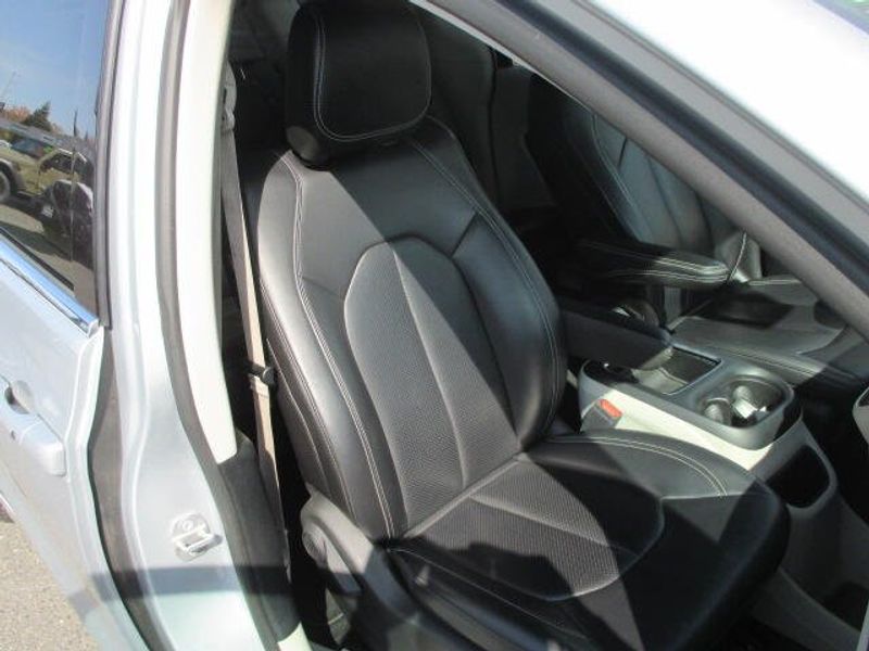 2023 Chrysler Pacifica Touring LImage 24