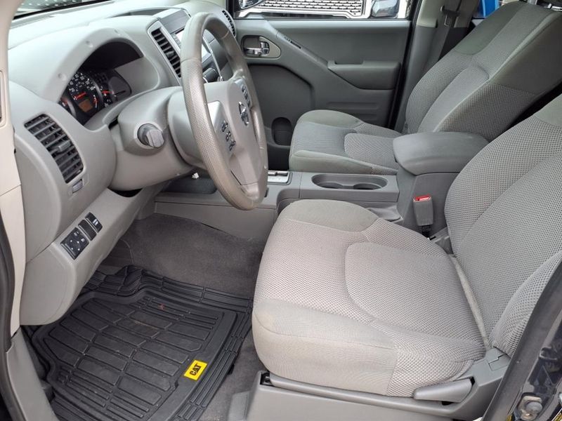 2019 Nissan Frontier SVImage 18
