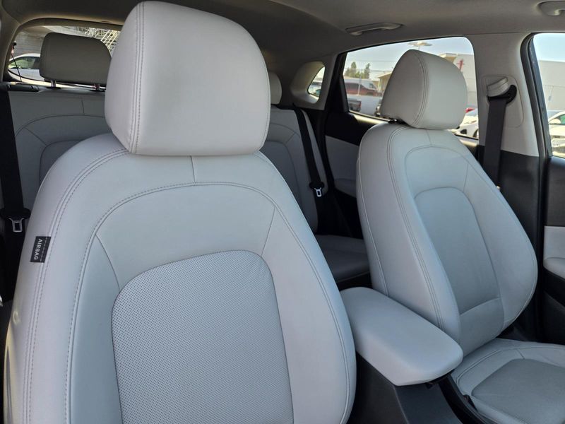 Used 2022 Hyundai Kona Limited DCT FWD