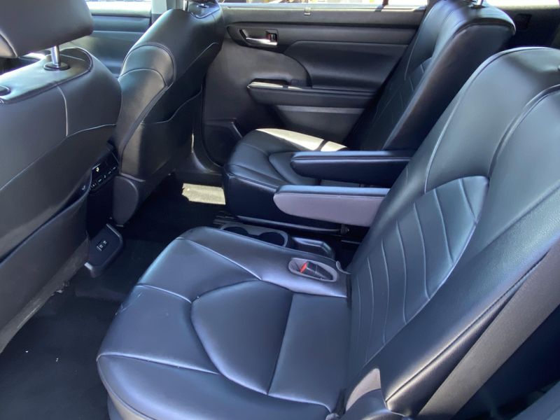 Used 2021 Toyota Highlander XLEImage 15