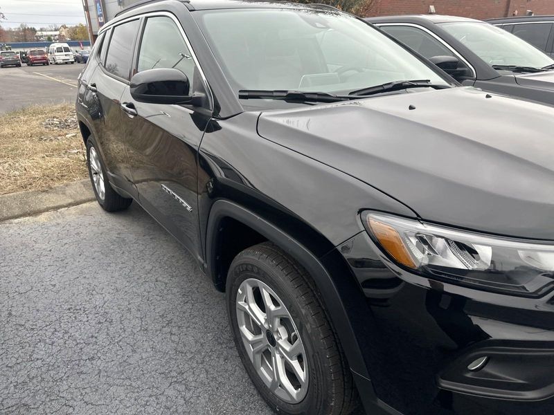 2025 Jeep Compass Latitude 4x4Image 4