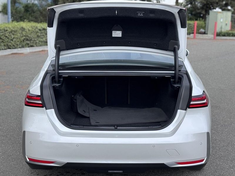 2024 BMW i5 eDrive40Image 15