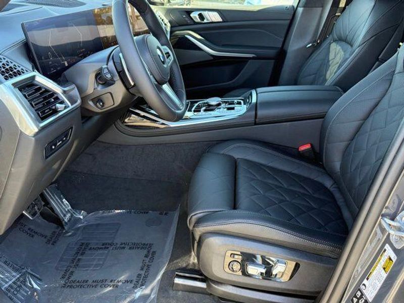 New 2026 BMW X7 xDrive40iImage 19