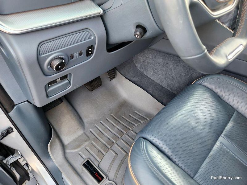 2023 Jeep Grand Wagoneer L II photo 30