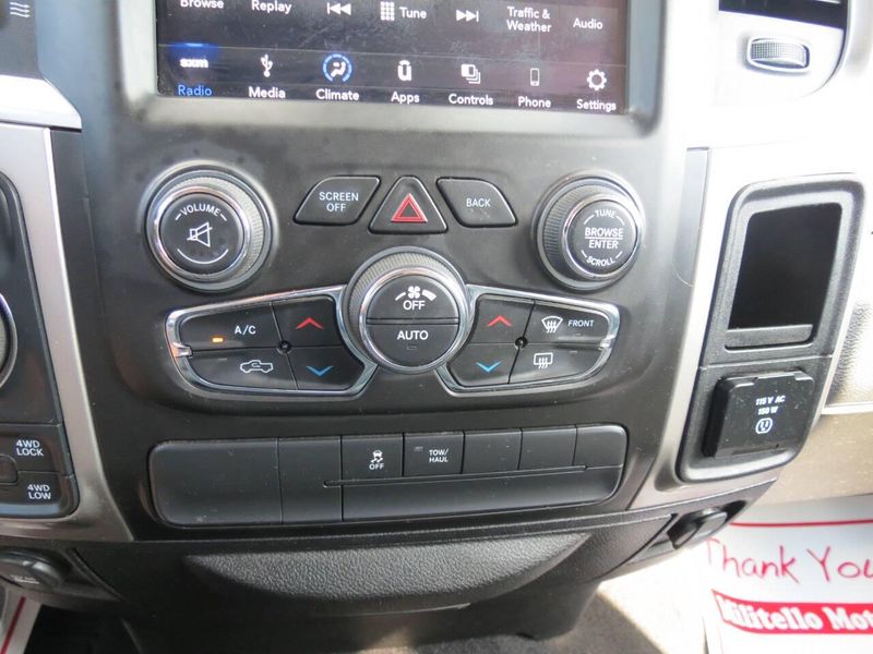 Used 2019 RAM 1500 Classic SLT 4x4 4dr Crew Cab 5.5 ft. SB PickupImage 23