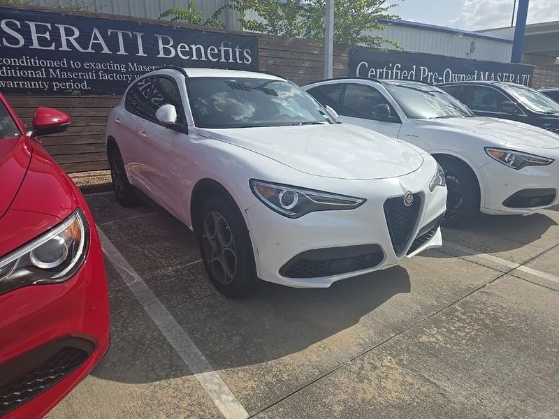 2022 Alfa Romeo Stelvio SprintImage 2