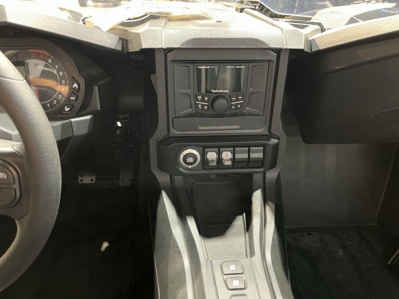 New 2024 Polaris SLINGSHOT S W/ TECHNOLOGY PACKAGE 1 Image 16