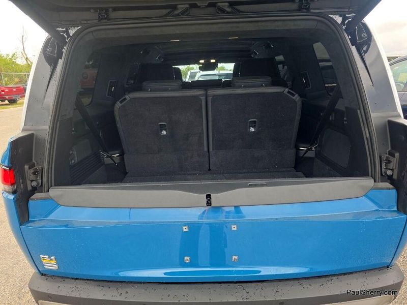 2023 Rivian R1S Launch EditionImage 4