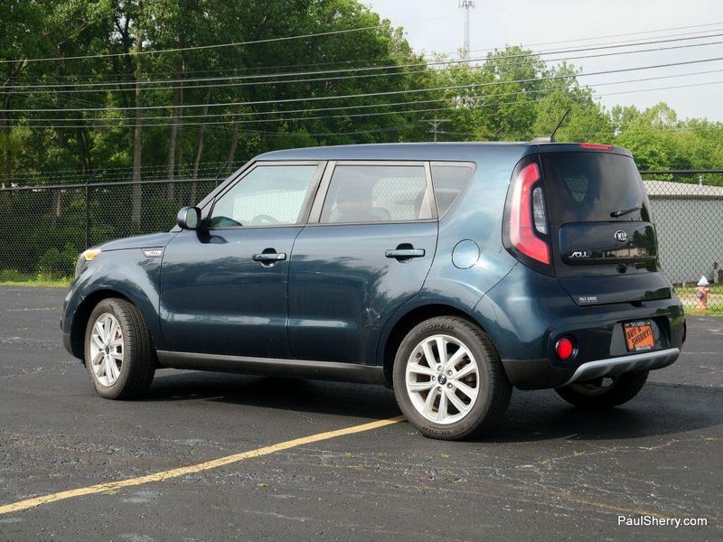 2017 Kia Soul +Image 10